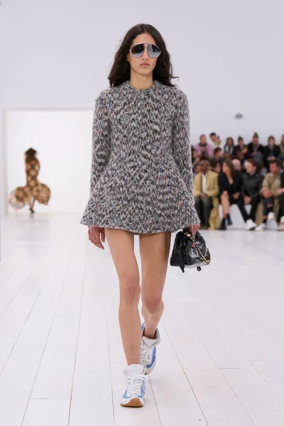 Look 48